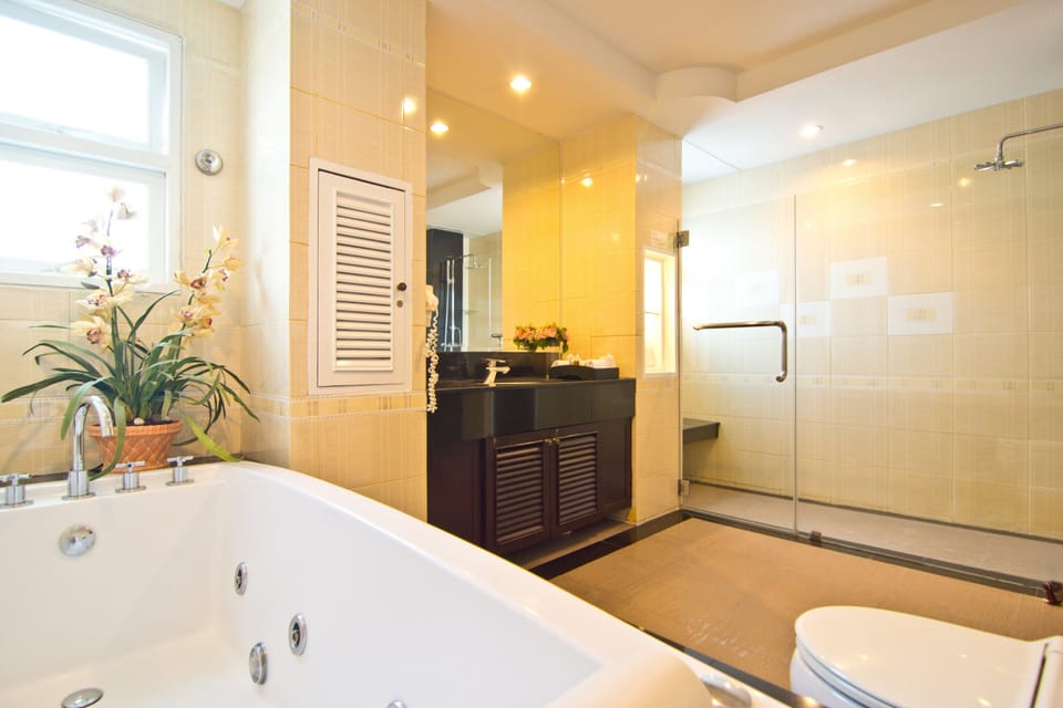 Suite, 1 Bedroom | Bathroom | Free toiletries, hair dryer, bathrobes, bidet