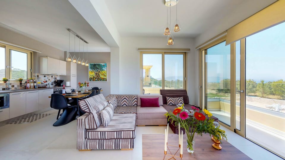 Liberty  villa -kitchen and living room!