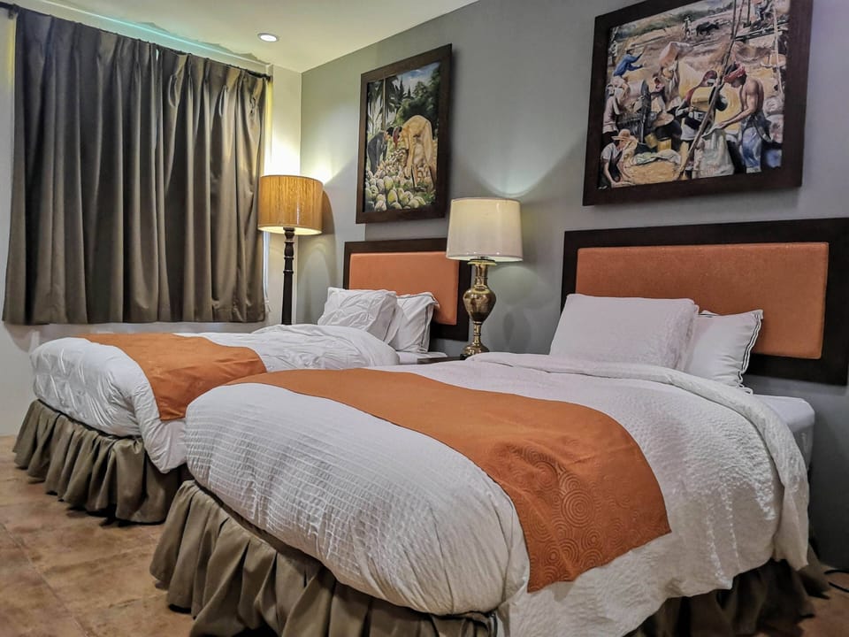 Riverside Deluxe Suite  | Hypo-allergenic bedding, individually decorated, individually furnished