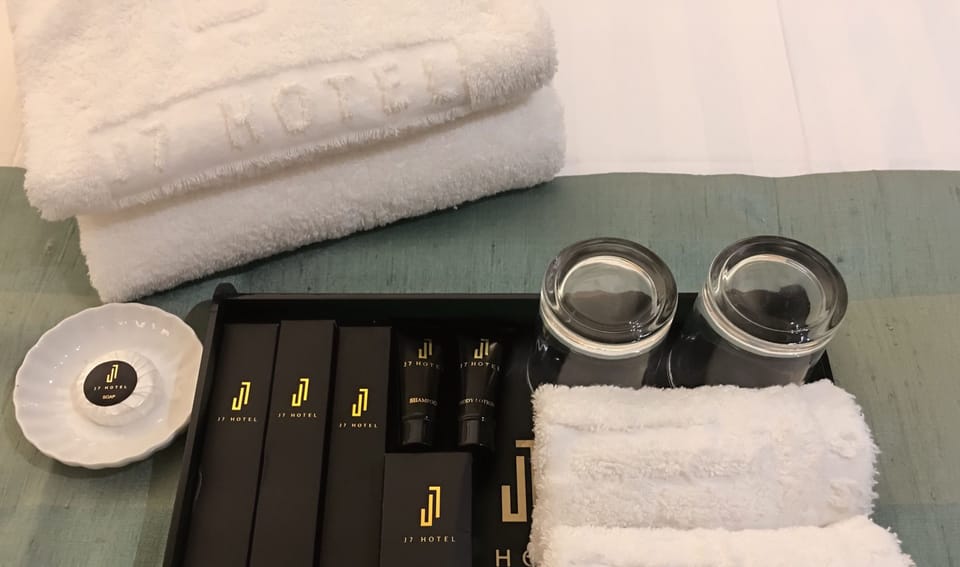 Suite | Bathroom amenities | Shower, free toiletries, slippers, bidet