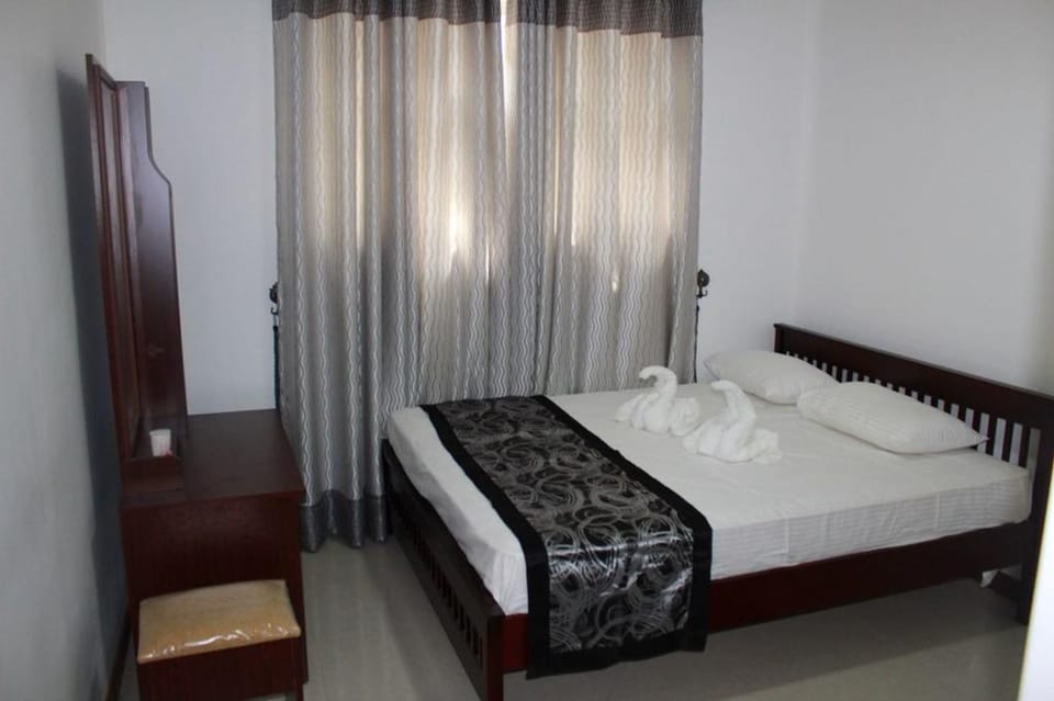 3 bedrooms, bed sheets
