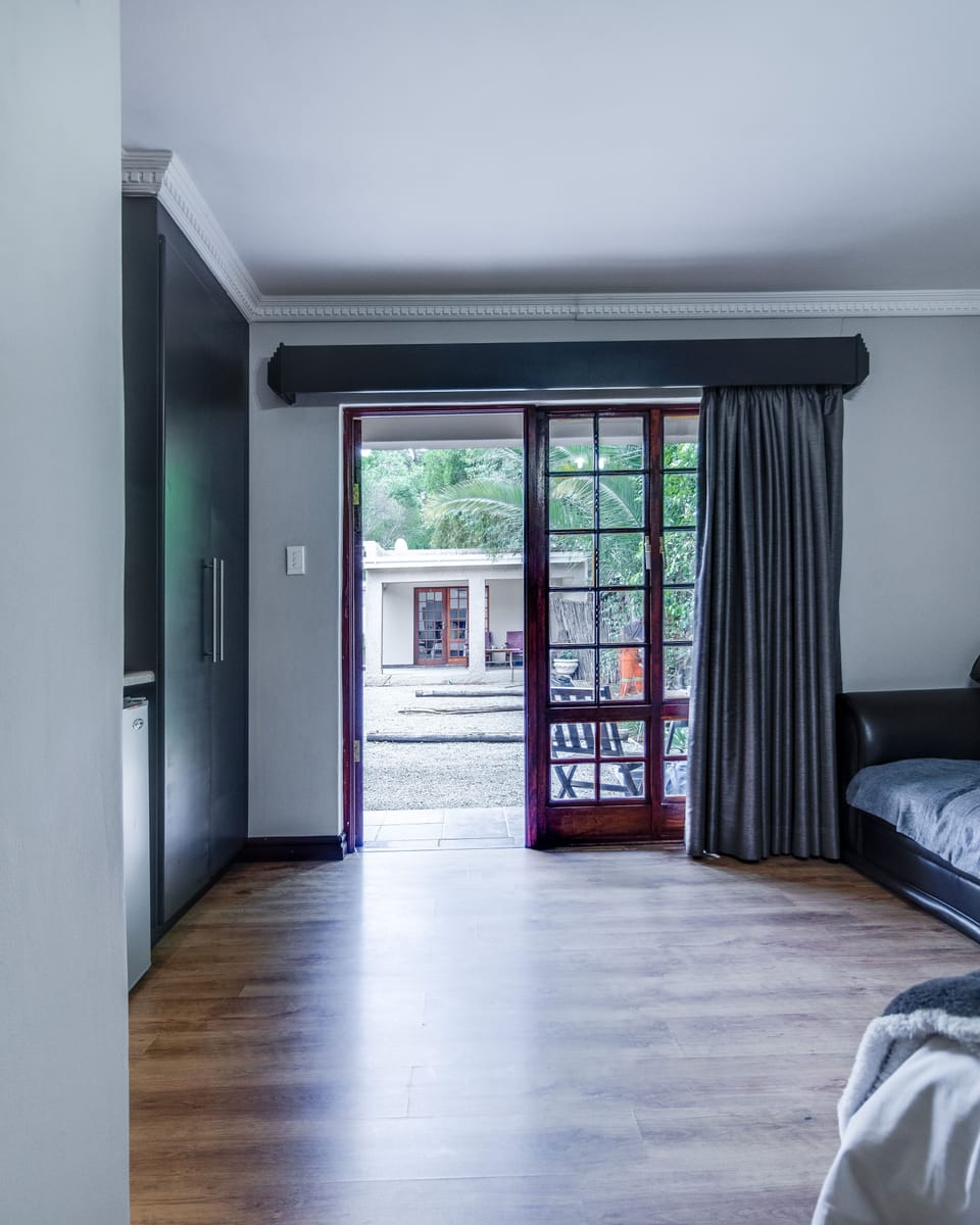 Elite Room | In-room safe, blackout drapes, iron/ironing board (on request)