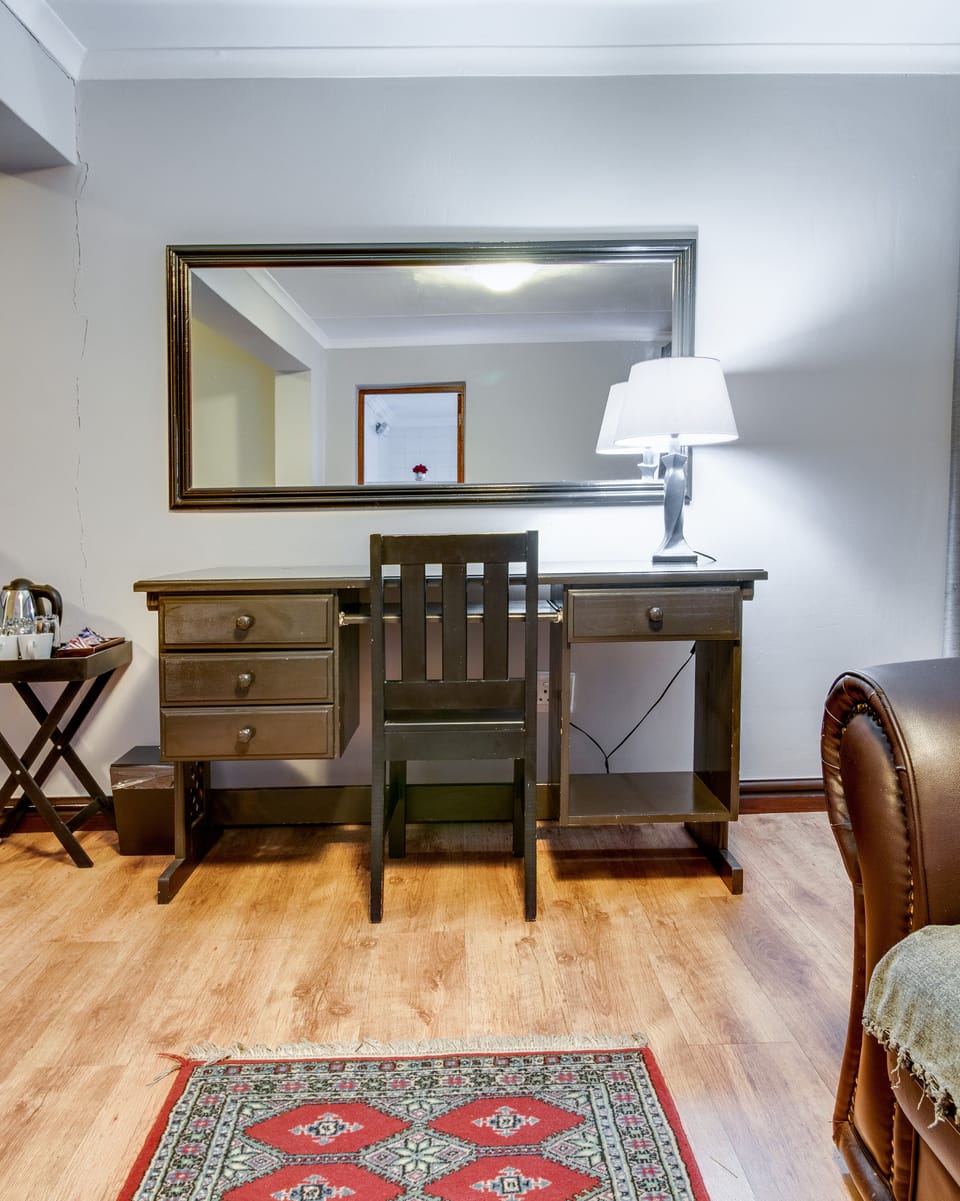Executive Room | In-room safe, blackout drapes, iron/ironing board (on request)