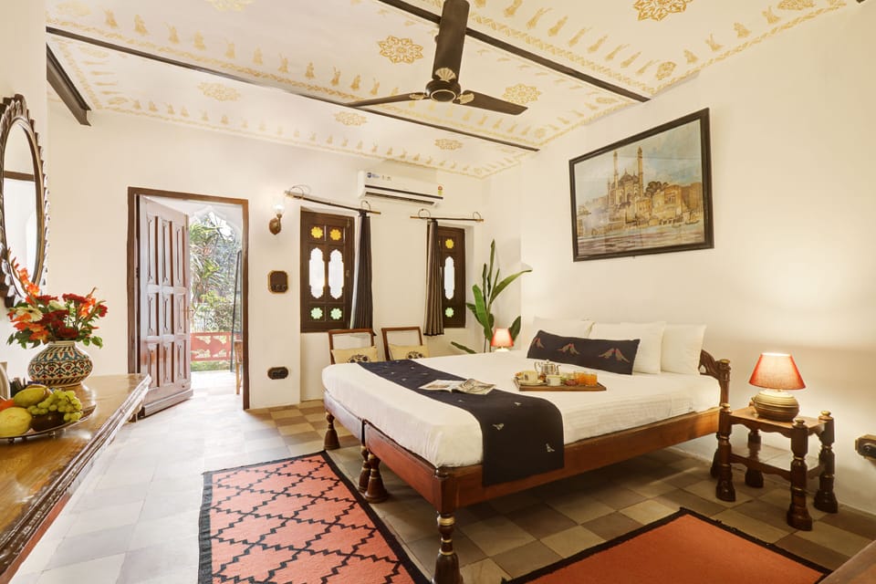 Standard Room, 1 Queen Bed, Pool View | Soundproofing, free WiFi, bed sheets, wheelchair access