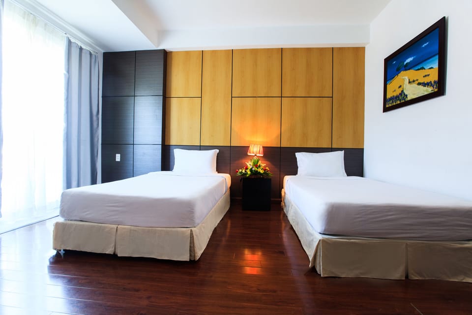 Senior Double or Twin Room | Minibar, in-room safe, desk, blackout drapes