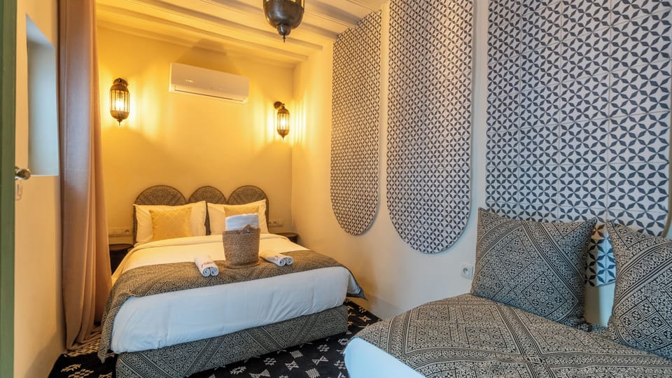 Deluxe Room | In-room safe, individually decorated, individually furnished