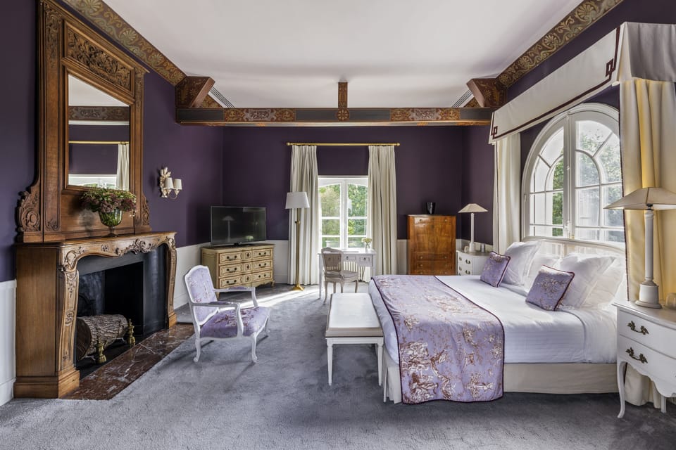 Suite (Suite Château ) | Minibar, in-room safe, individually decorated, individually furnished