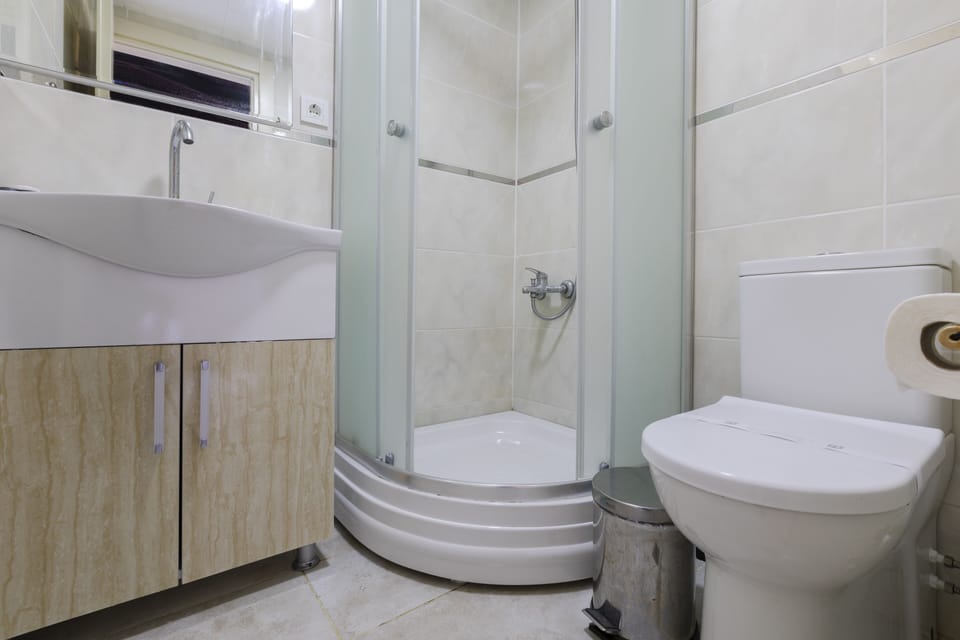 Standard Double Room, 1 Double Bed, Balcony | Bathroom | Shower, free toiletries, hair dryer, slippers