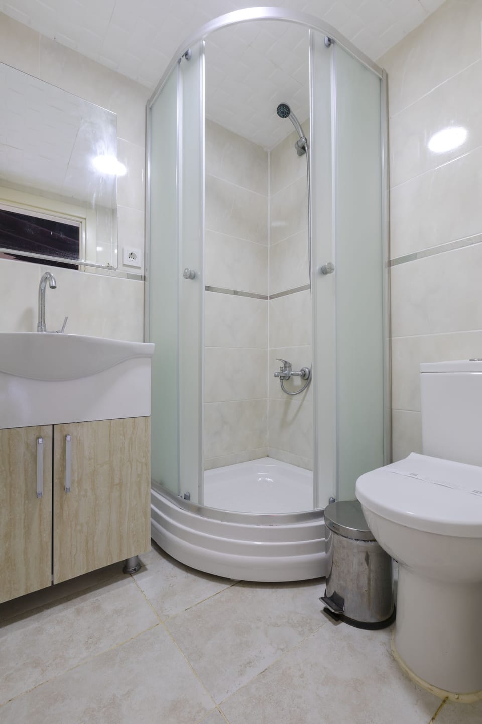 Standard Double Room, 1 Double Bed, Balcony | Bathroom | Shower, free toiletries, hair dryer, slippers