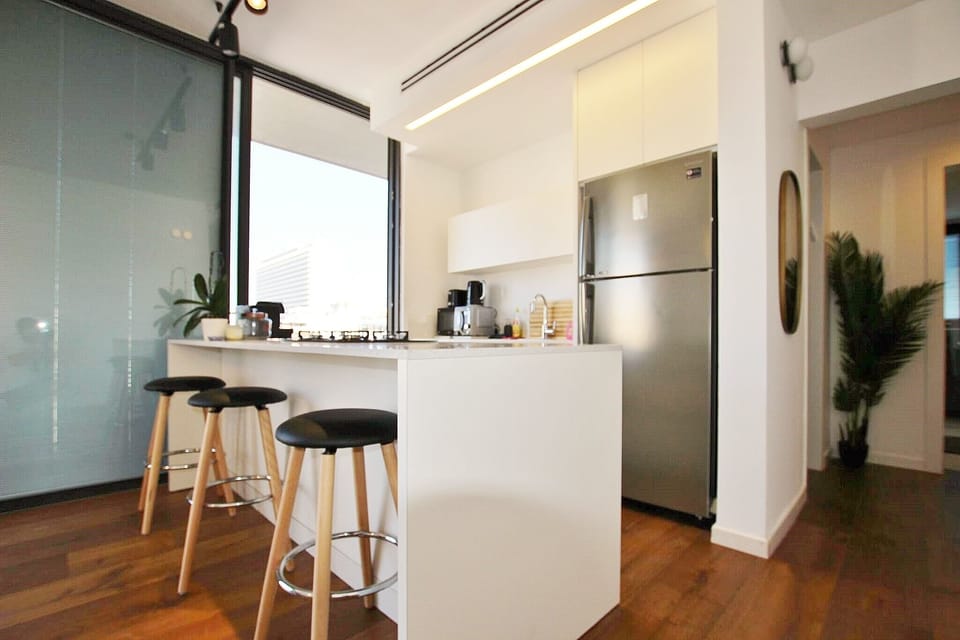 Luxury Apartment, Multiple Beds | 2 bedrooms, blackout drapes, iron/ironing board, free cribs/infant beds