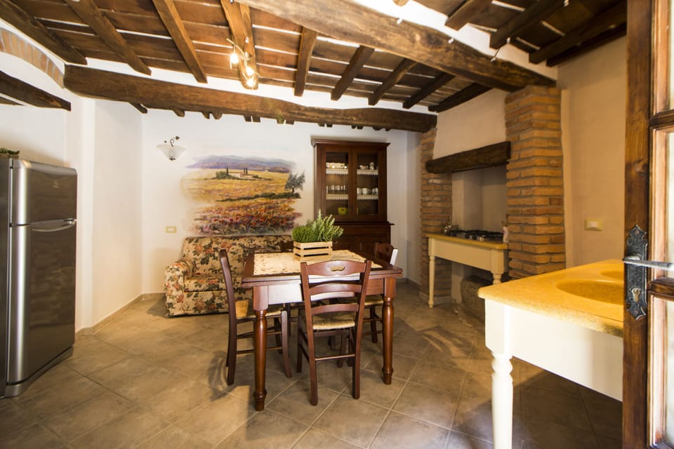 Economy Apartment, 1 Bedroom (Via Borgo,10) | In-room dining