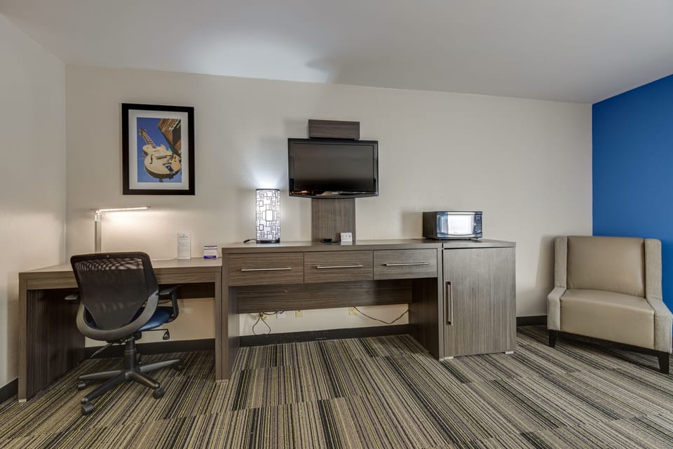 Junior Suite, Multiple Beds | Desk, iron/ironing board, free WiFi, bed sheets