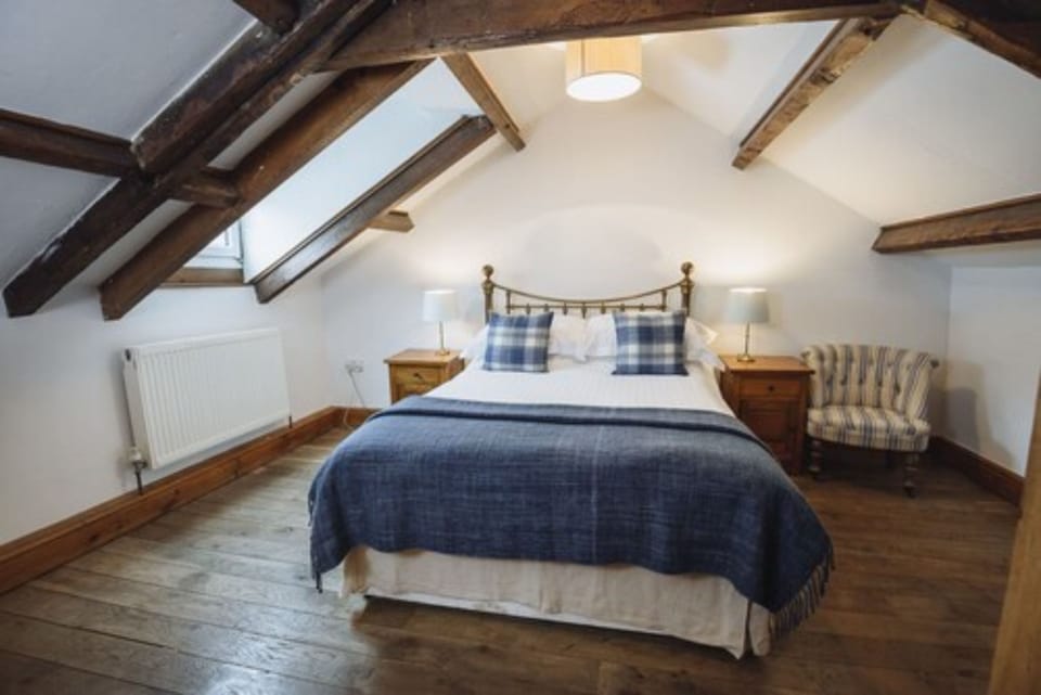 Classic Cottage, 1 Bedroom | Premium bedding, iron/ironing board, free WiFi, bed sheets