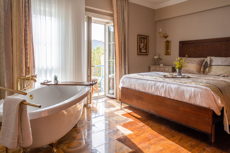 Superior Room (Fransiz Balkonlu,Kuvetli) | Premium bedding, free WiFi, bed sheets