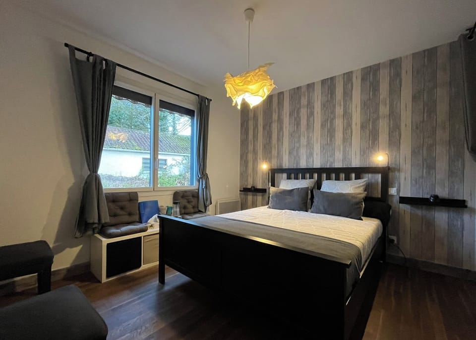 Double Room | Hypo-allergenic bedding, memory foam beds, individually decorated