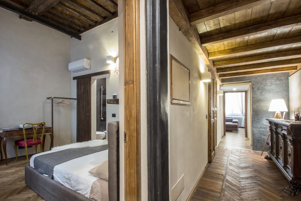 Romantic Double Room, 1 King Bed, Non Smoking | Egyptian cotton sheets, premium bedding, down comforters, soundproofing