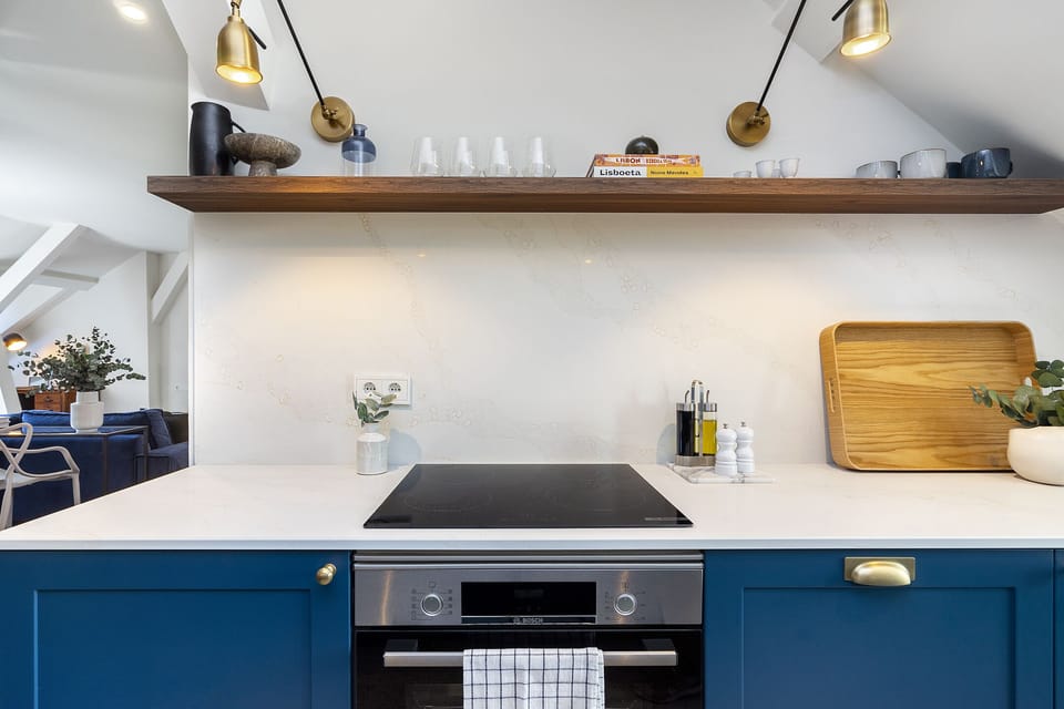 Induction Hob/Cooker, Oven, Built In Microwave, Nespresso, Pop Corn Maker ! 