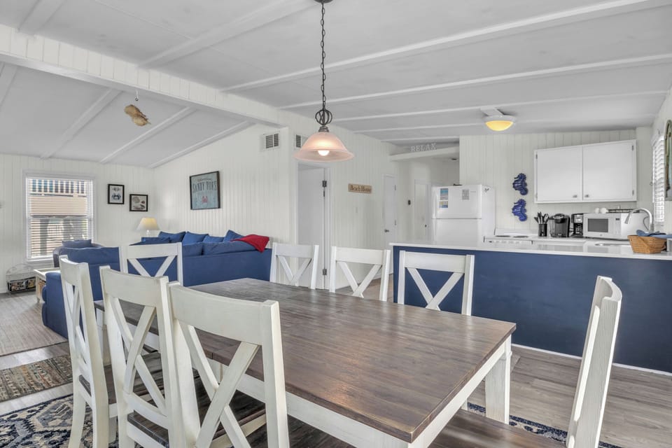 Dining Area - Southeast