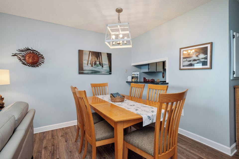 Dining Area - West