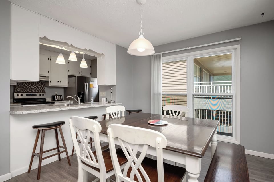 Dining Area - Southeast