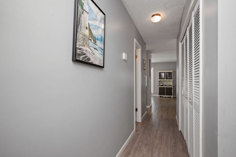 Hallway / Laundry Closet