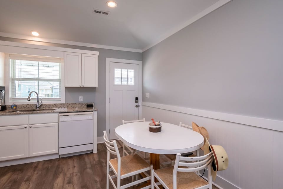 Kitchen / Eat-in Area - North