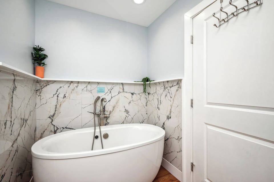 Master Bath #1 - 2nd Floor