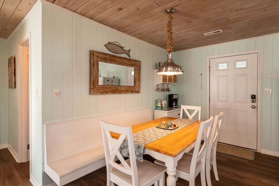 Dining Area - Southeast