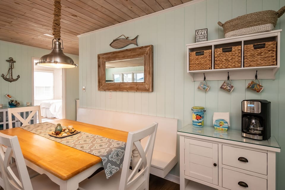 Dining Area / Coffee Bar - Southeast