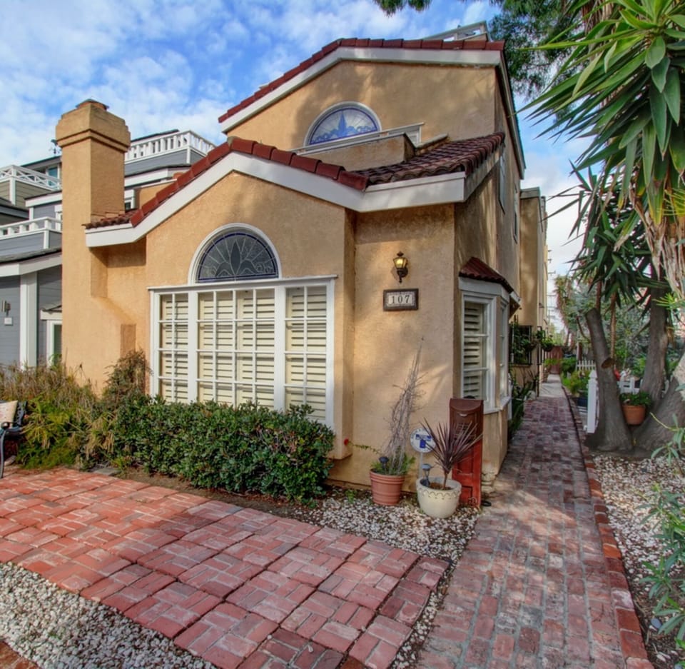 Attractive Spanish-style exterior