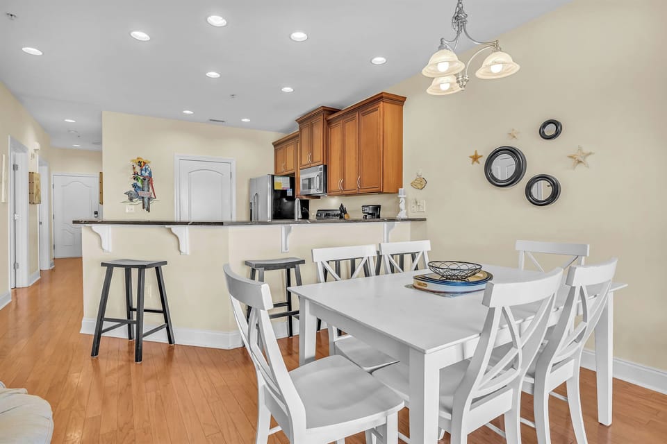Dining Area - Southwest