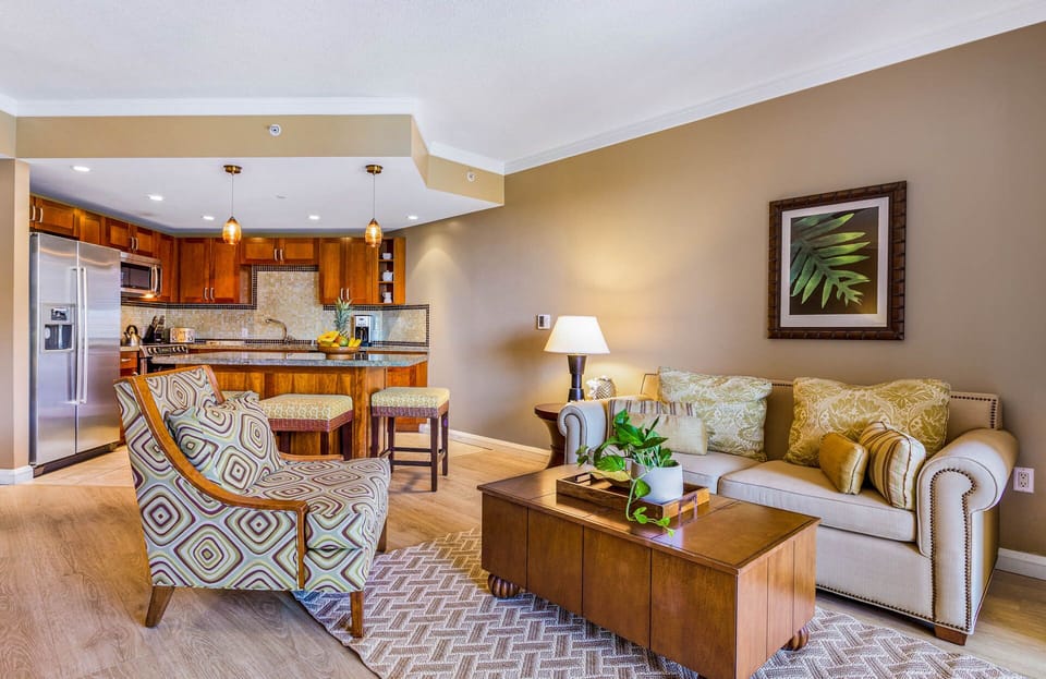 Sitting/Living area with sleeper sofa