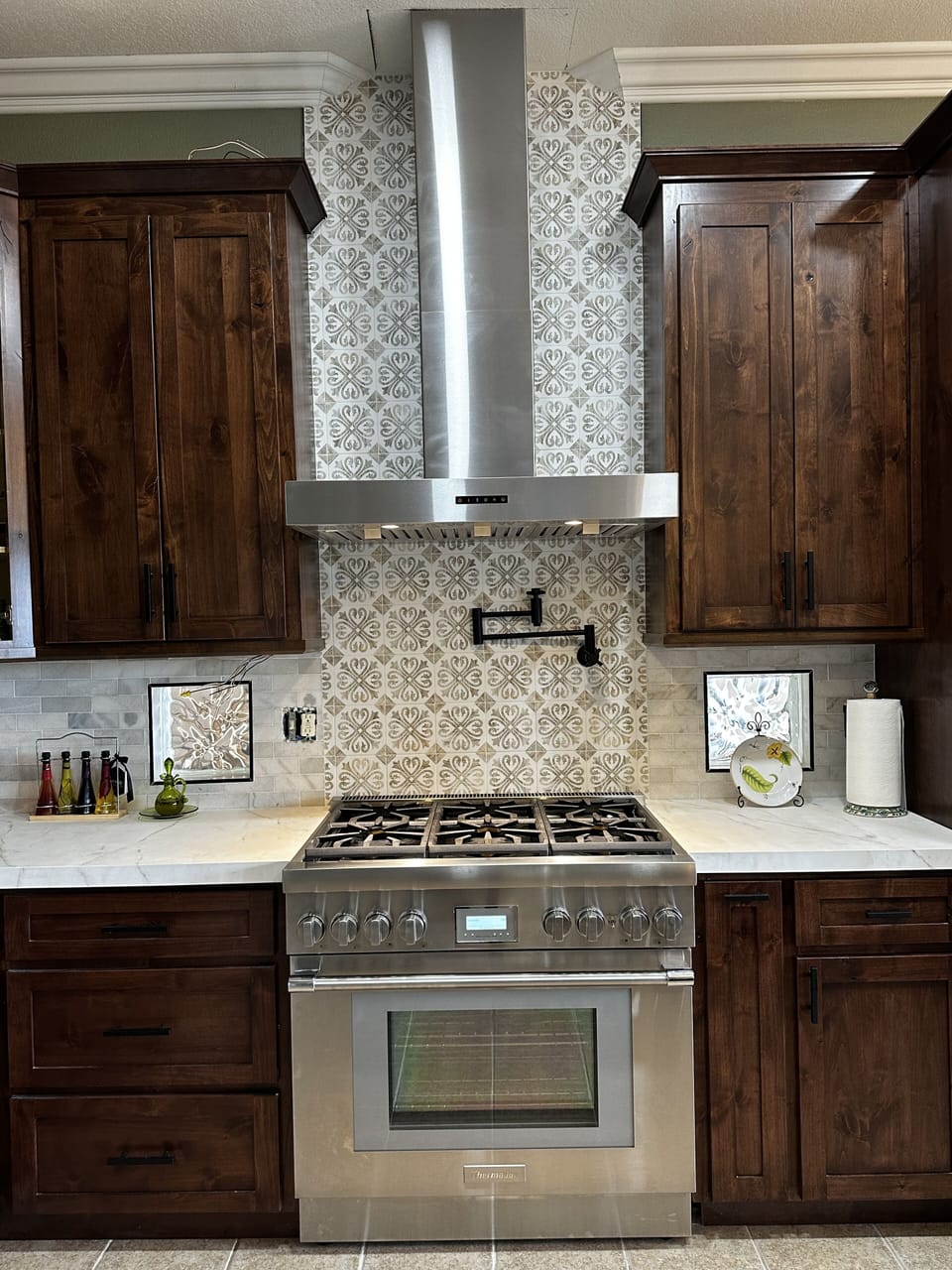 New Thermador 36” stove with 6 burners 