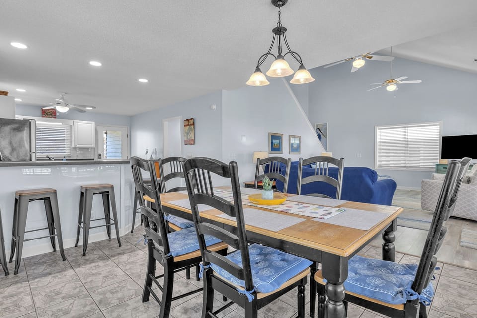 Dining Area - 1st Level Southwest