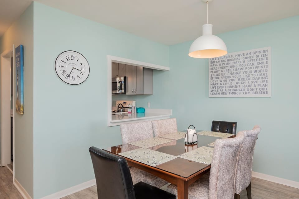 Dining / Kitchen Bar - East
