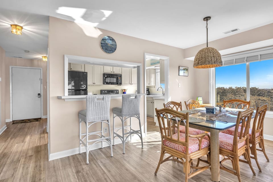 Dining Area / Kitchen Bar Stools - East