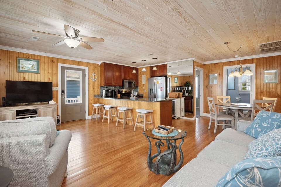 Living Room / Kitchen - Southwest