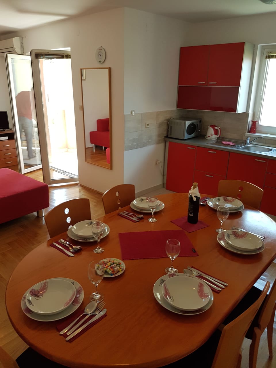 Apartment | Living area | Flat-screen TV