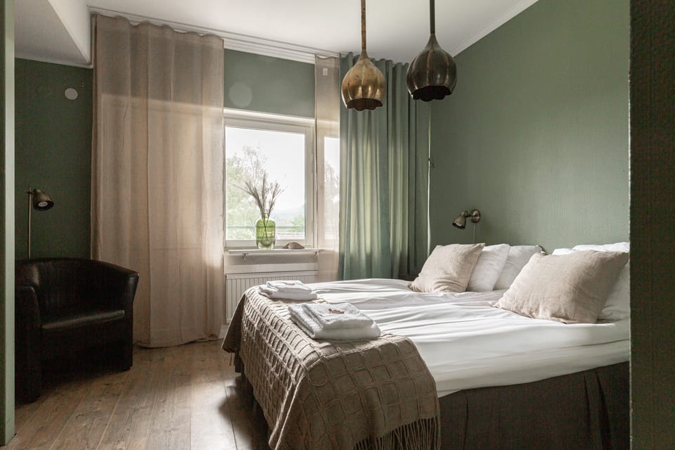 Premium Double Room | Hypo-allergenic bedding available, iron/ironing board (on request)