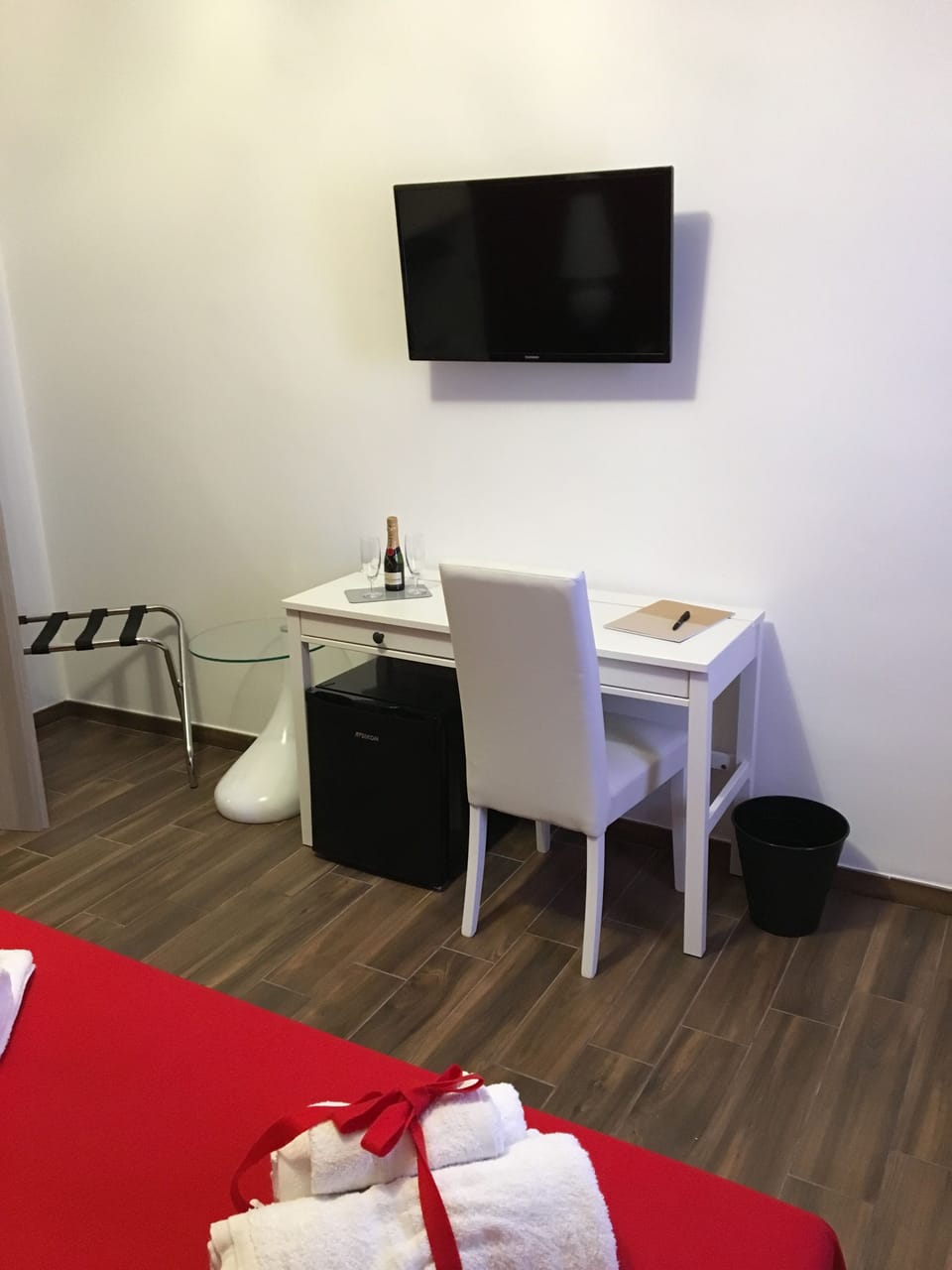 Classic Double Room, Sea View | Minibar, in-room safe, desk, cribs/infant beds