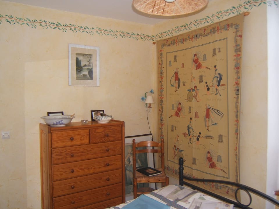 Double Room | Free cribs/infant beds, free WiFi, bed sheets