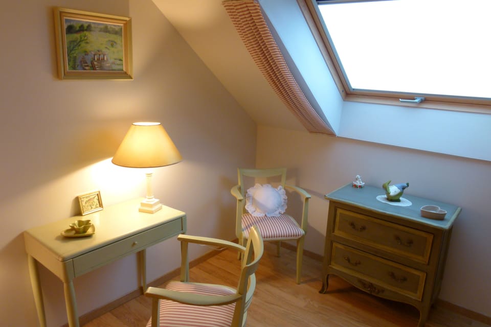 Classic Double Room, Ensuite, Courtyard View (3 épis) | Egyptian cotton sheets, premium bedding, minibar, individually decorated