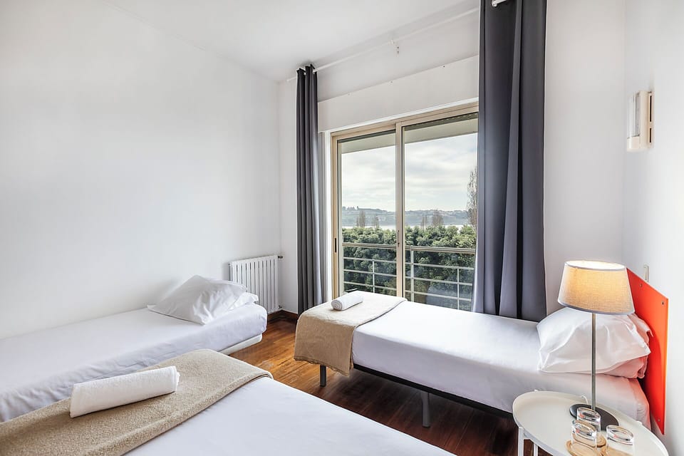 Basic Triple Room, 3 Twin Beds, Non Smoking, Private Bathroom | Iron/ironing board, free WiFi, bed sheets