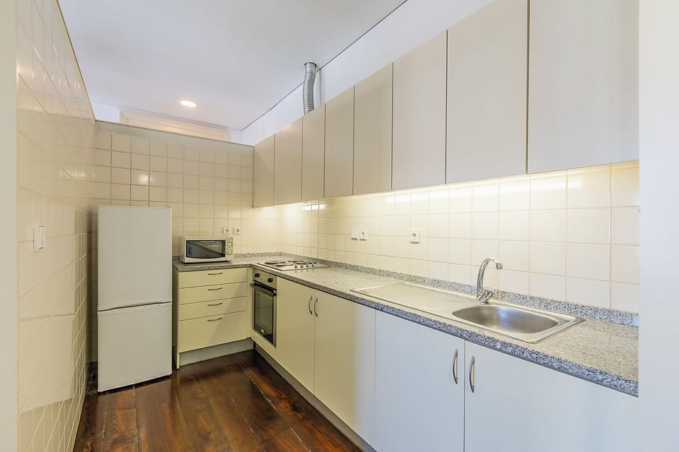 Apartment, 1 Bedroom | Private kitchen | Shared fridge, microwave