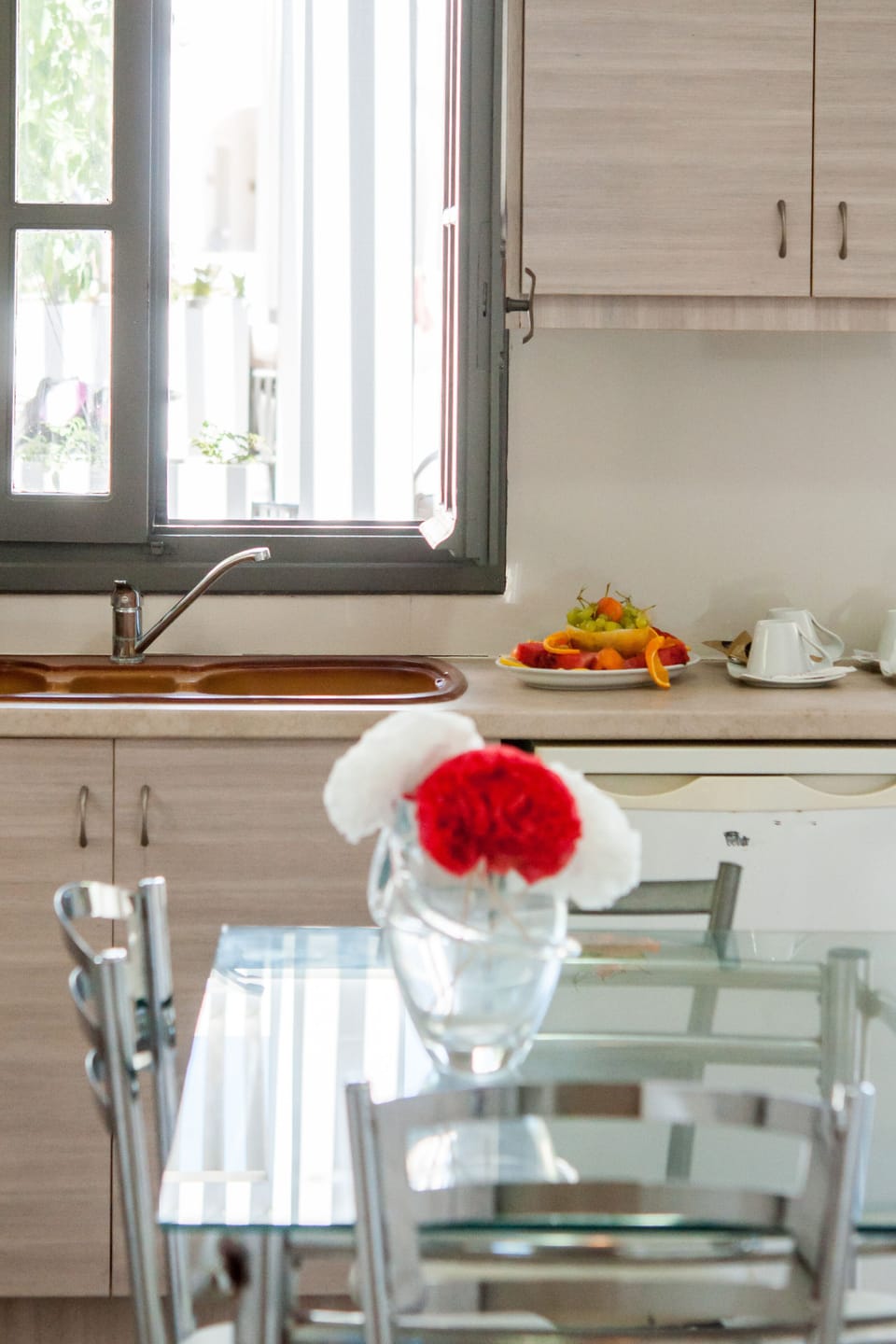 Family Room | Private kitchenette | Fridge, coffee/tea maker