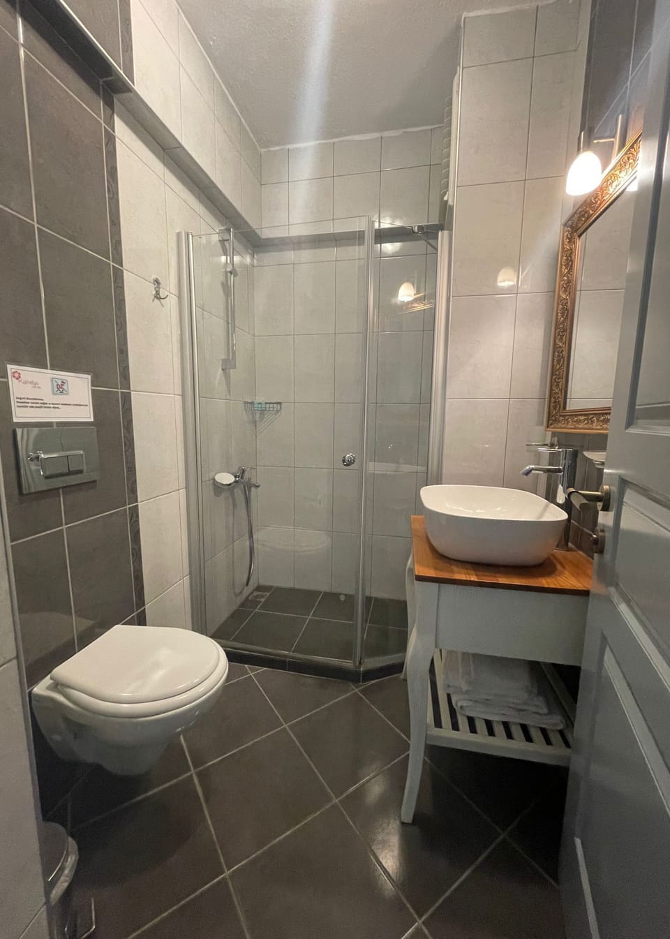 Deluxe Double Room | Bathroom | Shower, hydromassage showerhead, free toiletries, hair dryer