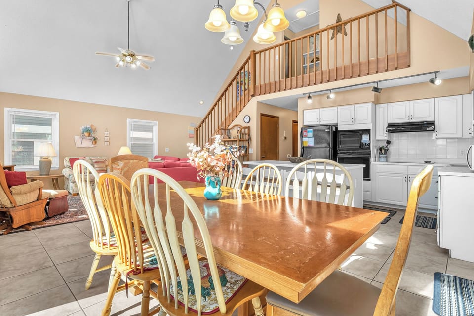 Dining Area - 1st Level Southeast
