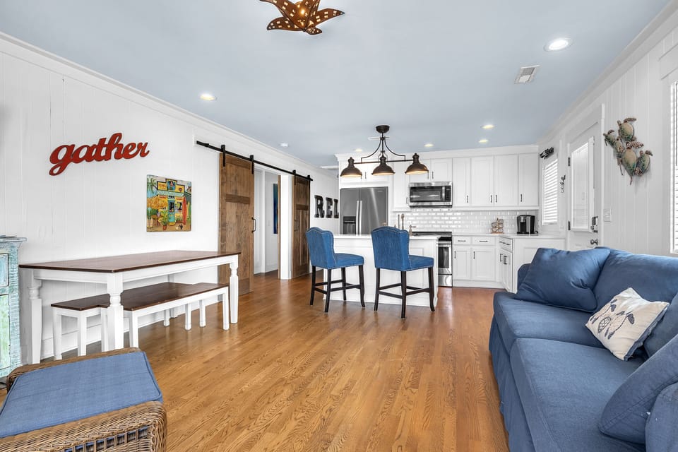 Living / Dining Area - Southeast
