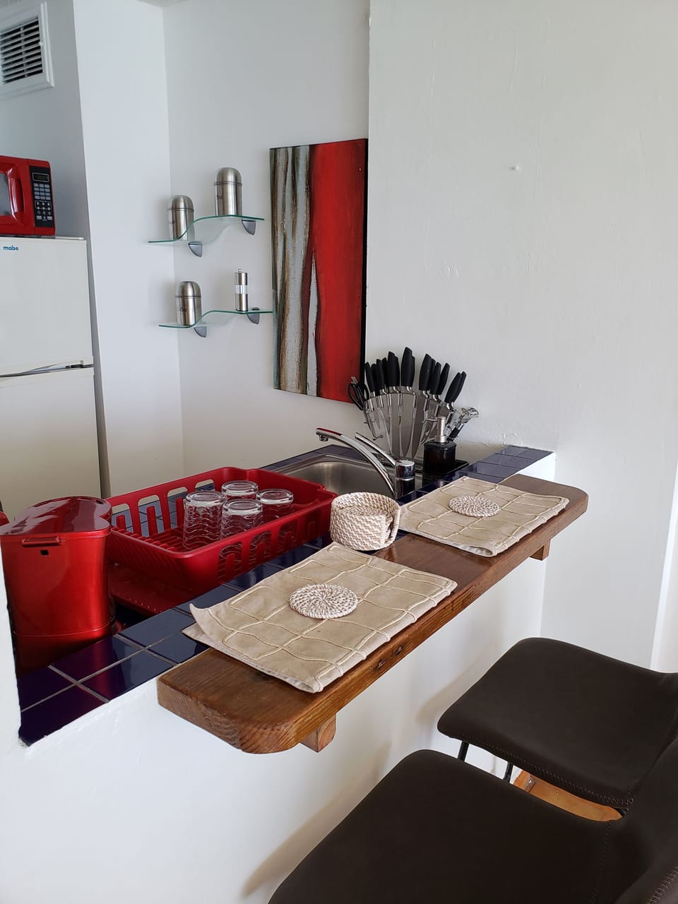 Basic Studio, 1 Queen Bed with Sofa bed, Non Smoking | Private kitchen | Coffee/tea maker, full-size fridge, microwave, oven