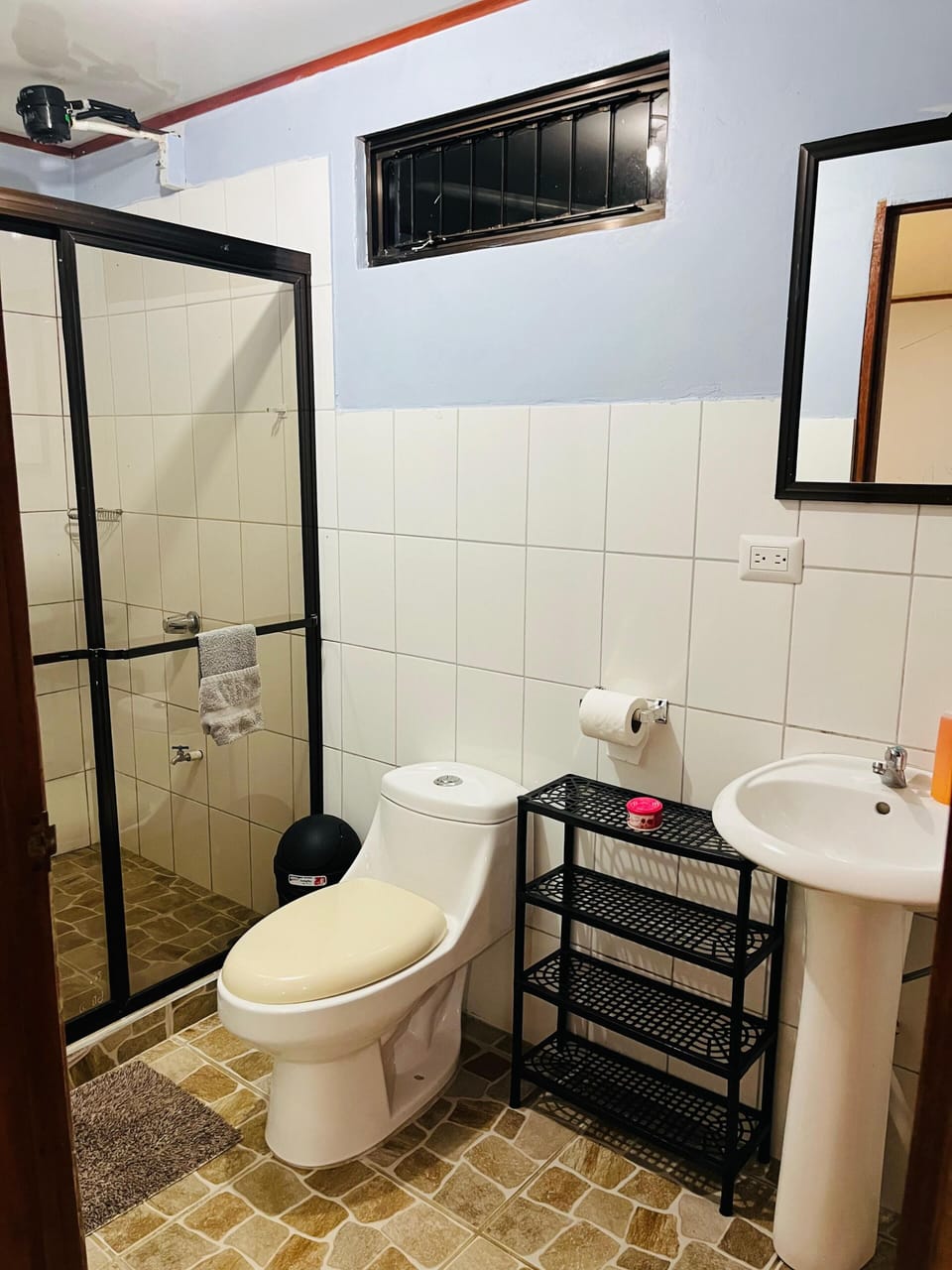 Classic Room, Non Smoking | Bathroom | Shower, rainfall showerhead, soap, toilet paper
